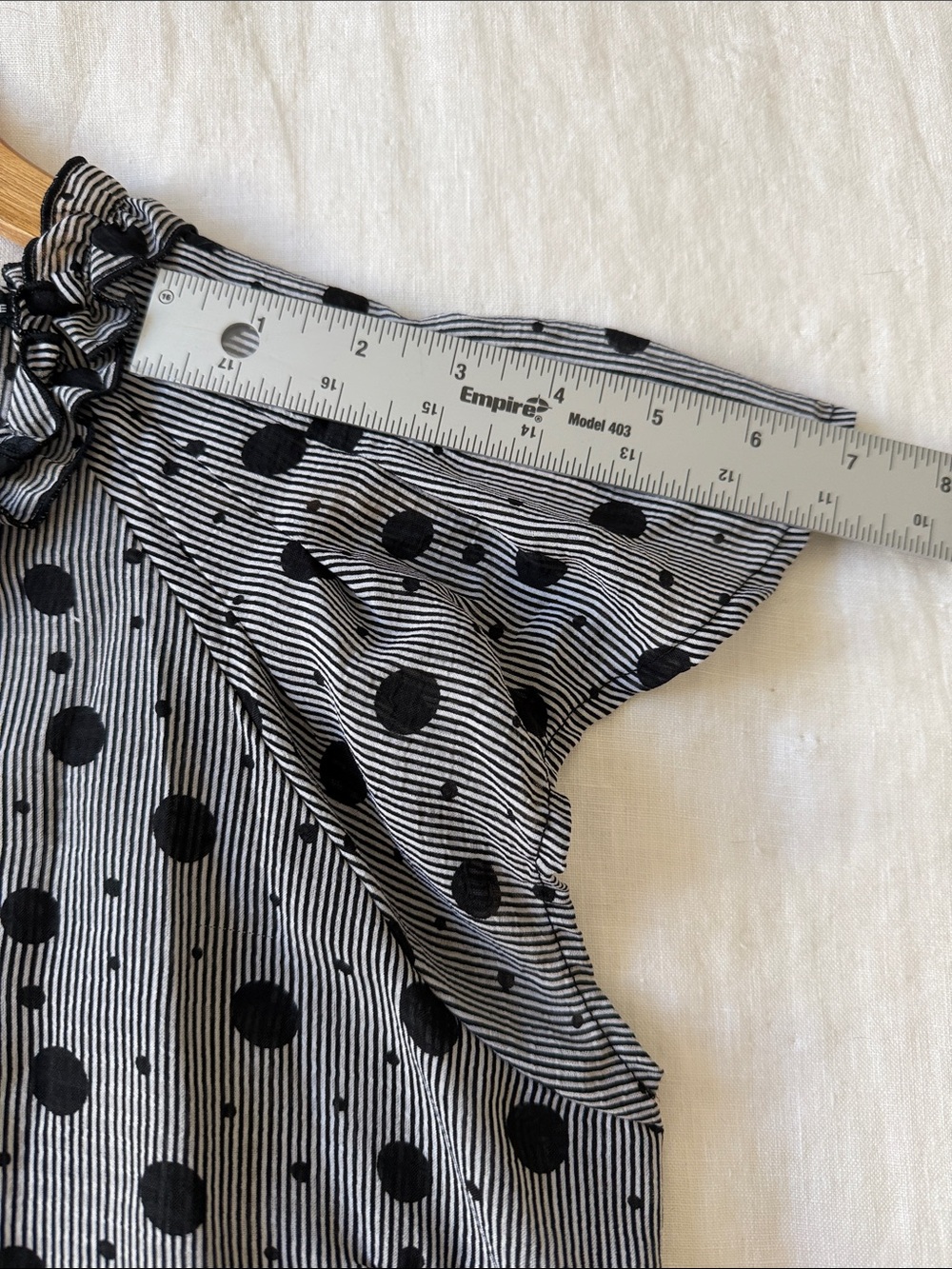 The Limited Black & White Polka Dot Ruffle Blouse Size Small - Picture 9 of 9